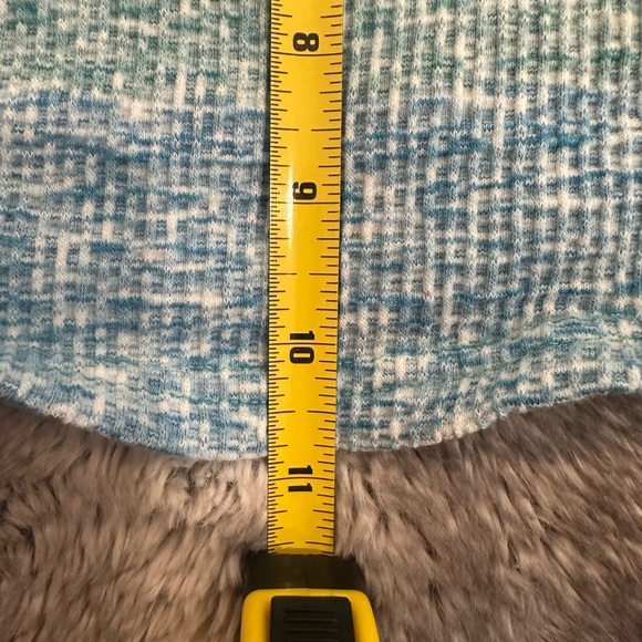 Natural Reflections Blue Striped Cropped Tank Top - Picture 4 of 6